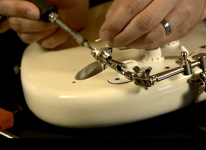 FenderٌWԺθQӿڣĻ